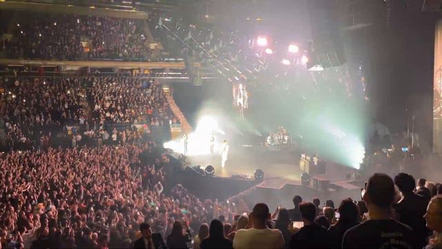 Måneskin - Don't Wanna Sleep (Madison Square Garden Entrance) 9/21/23