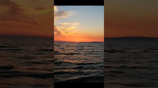 Минута релакса #море #солнце #закат #небо смотреть онлайн