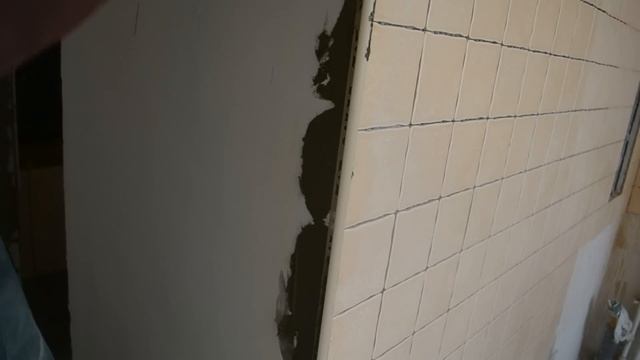 установка пластмассового уголка для наружного угла на плитке смотреть онлайн