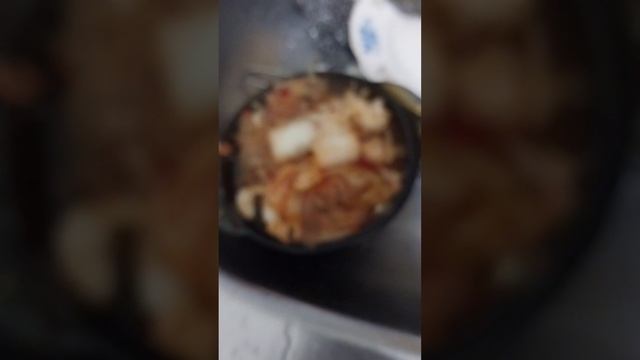 Mukbang/готовит пуктяй,жарим перец,рис. корейские вкусняшки. смотреть онлайн