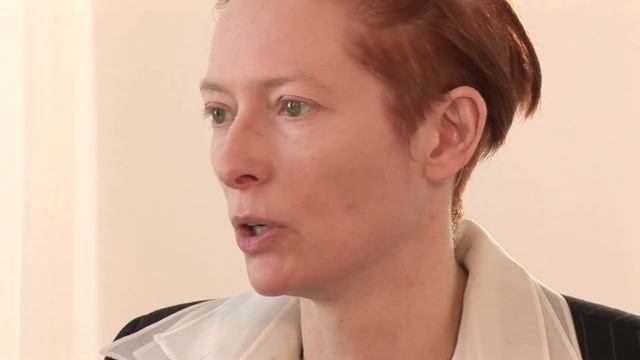 TILDA SWINTON interviewed by Diana Näcke смотреть онлайн