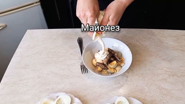 Привет 90-е г. Фаршированные яйца с шпротами ? смотреть онлайн
