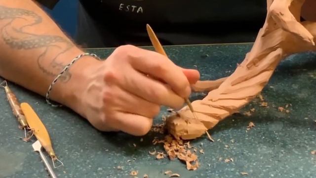 Speedpaint: Traditional sculpting techniques for concept artists | Erik Staub смотреть онлайн