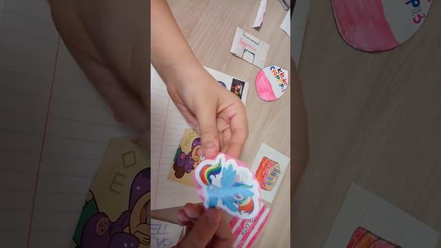 Распаковка бумажных сюрприз пакетиков. /DORA MILK.