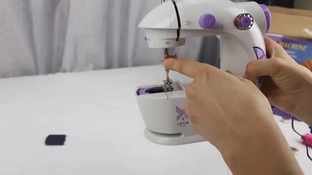 How to Operate a Mini Sewing Machine - Tutorial смотреть онлайн
