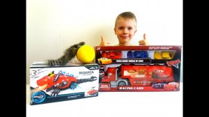 Молния Маквин. Динозавр.