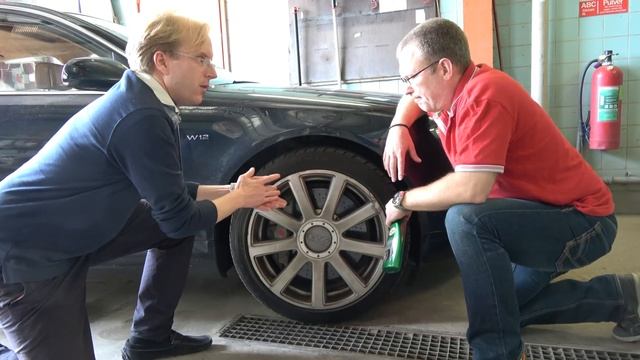 [4k] Porsche Panamera Turbo S (550 HP) vs Jaguar F-Type R смотреть онлайн