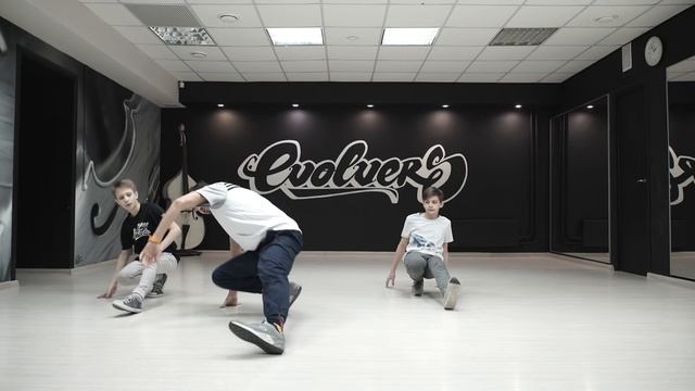 Break Dance Combo. Комбо по брейк дансу. Mutablog смотреть онлайн