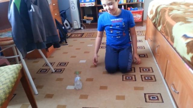 WATER BOTTLE FLIP CHALLENGE - БУТЫЛКА ВОДЫ ЧЕЛЛЕНДЖ смотреть онлайн