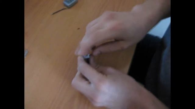 Уход за Zippo. Урок #3 - Сборка Zippo смотреть онлайн
