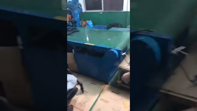 Завод колясок Yoya. Процесс упаковки коляски. смотреть онлайн