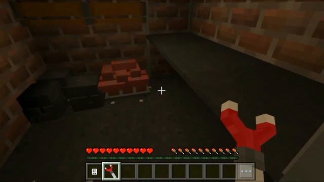 ОНО охотиться на МЕНЯ в подвале?[minecraft bedrock horror map CELLAR] смотреть онлайн