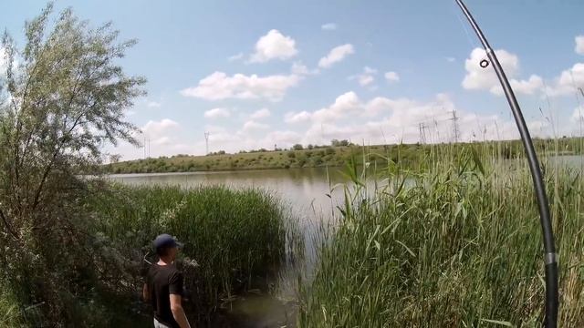 Карась на клубнику,ВЕСЬ БЕРЕГ В ШОКЕ С УЛОВА!!! смотреть онлайн