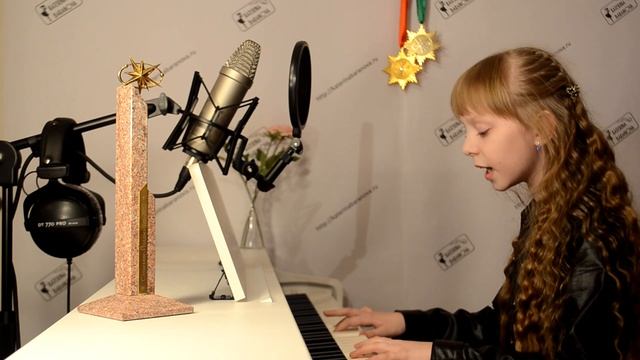 Белый снег - Катерина Баранова (8 лет) смотреть онлайн