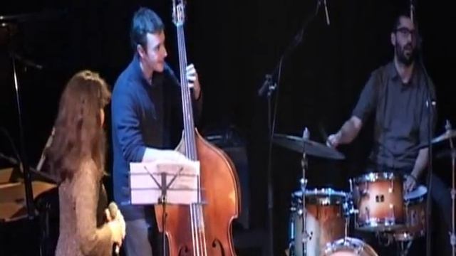 Fenia Papadodima-Fenia et les Zazous''Cache Cache'' смотреть онлайн