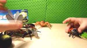 Паук Чёрная вдова распаковка игрушек - Пауки и жуки - Мультик про игрушки