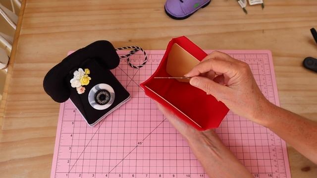 Vintage Telephone Pincushion || FREE PATTERN || Full Tutorial with Lisa Pay смотреть онлайн