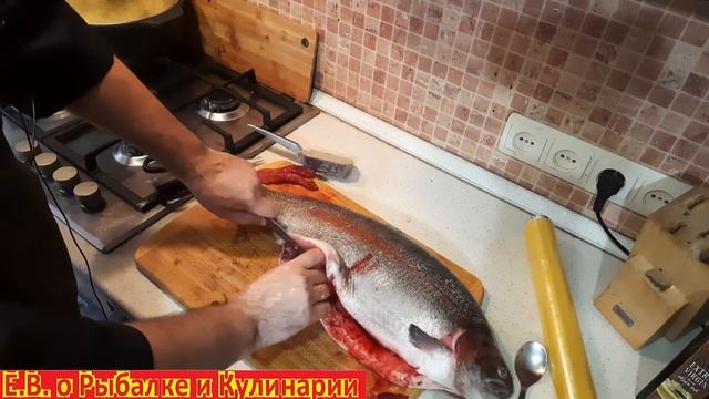 Разделка красной рыбы на СТЕЙКИ это ФОРЕЛЬ или СЕМГА. Как разделать ФОРЕЛЬ или ЛОСОСЬ на СТЕЙКИ. смотреть онлайн