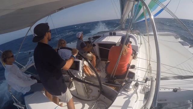 Dragonfly 32 trimaran 'Shuari' on the annual Tanga Race 2017 смотреть онлайн