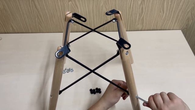 Сборка стула Eames DSW смотреть онлайн