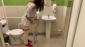 Как сесть на унитаз после эндопротезирования? Эндопротез тазобедренного сустава - посадка на унитаз