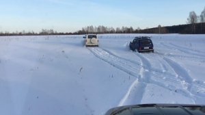 новый патриот сток .уаз хантер уаз патриот и нива едем по насту местами снега много .