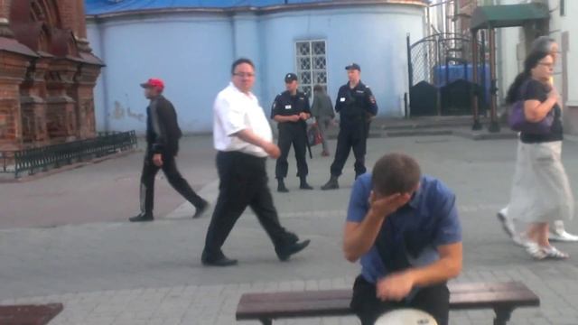 Казань, ул. Баумана. Трудно удержаться... :) смотреть онлайн