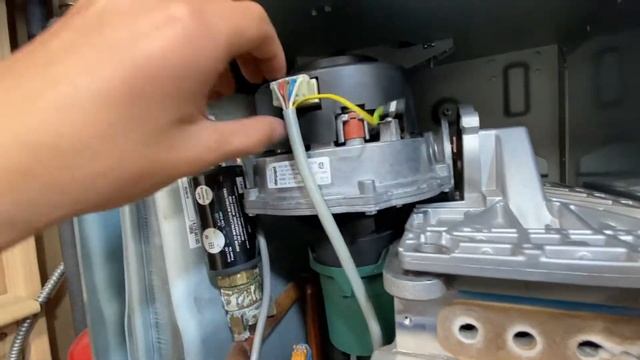 Bosch Boiler - How to Clean, and Maintain смотреть онлайн