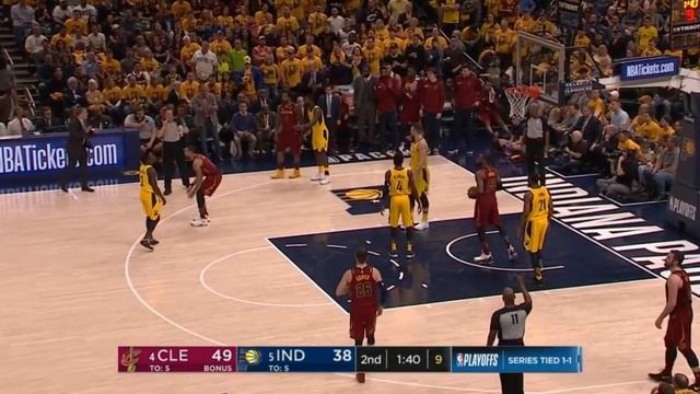 LeBron mocks Lance Stephenson for foul trouble, walks all the way to Pacers bench with him смотреть онлайн