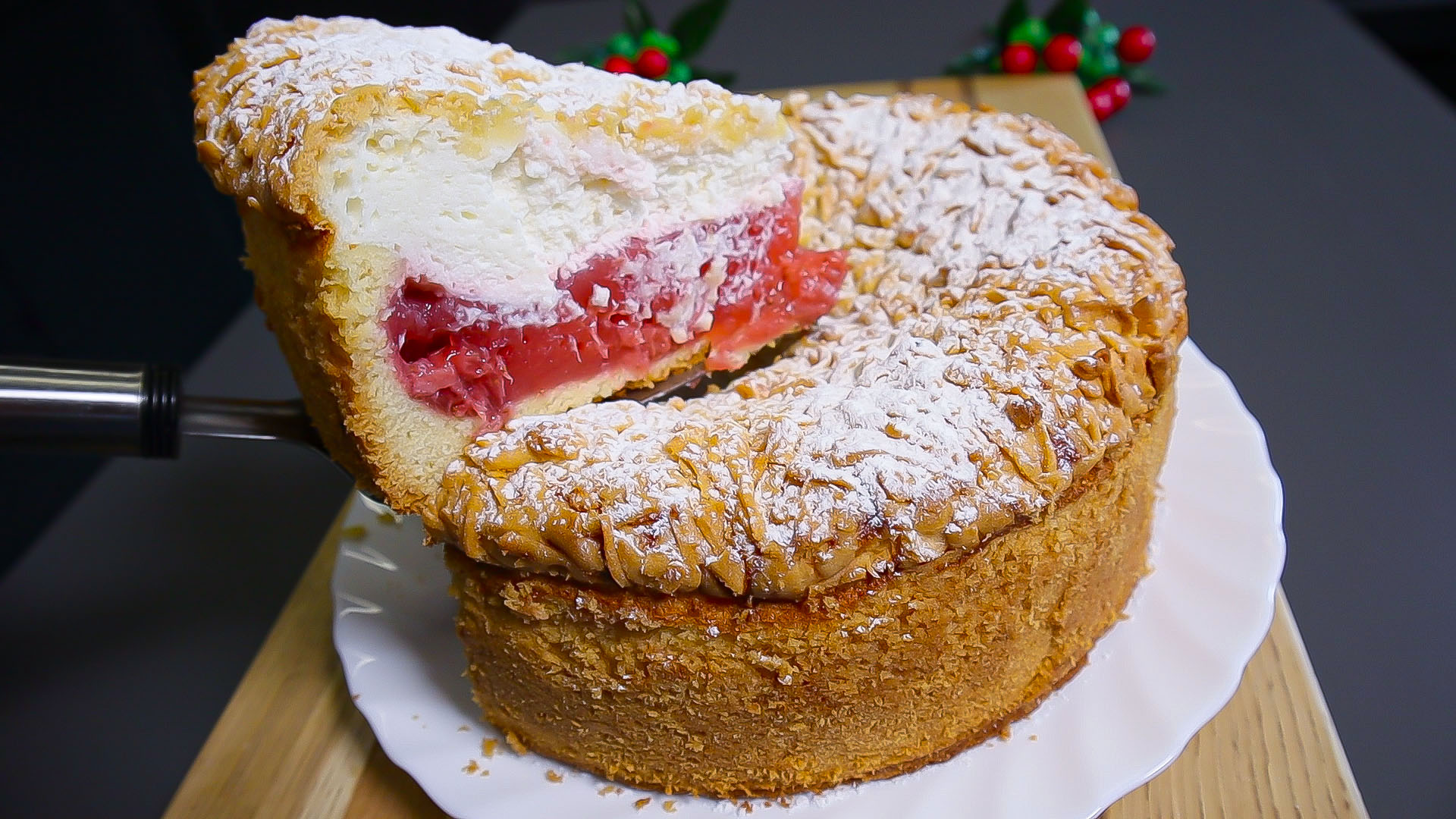 Божественный клубничный пирог, тающий во рту! Потрясающе вкусный и простой рецепт.