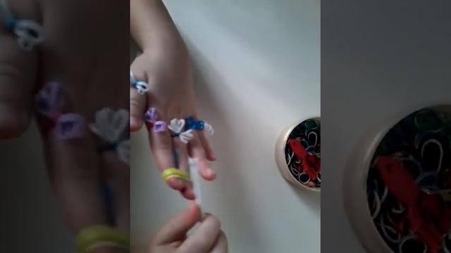 Колечко из резинок смотреть онлайн