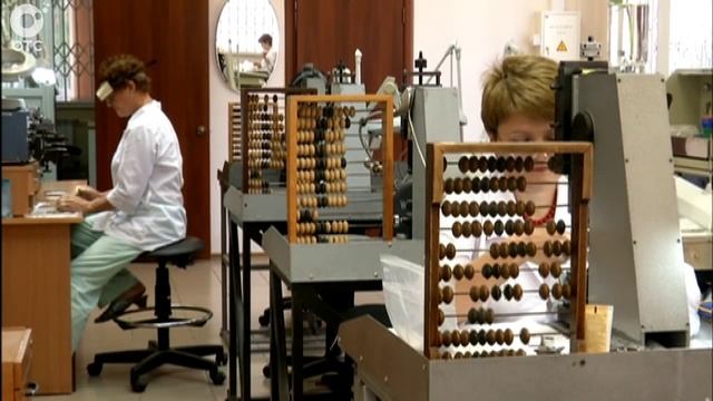 Как купить для любимой серёжки под цвет глаз и не остаться в дураках? смотреть онлайн