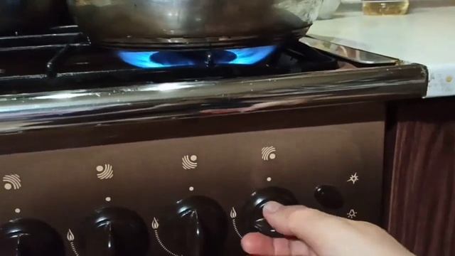 Крашу яйца (куриные) к Пасхе... смотреть онлайн