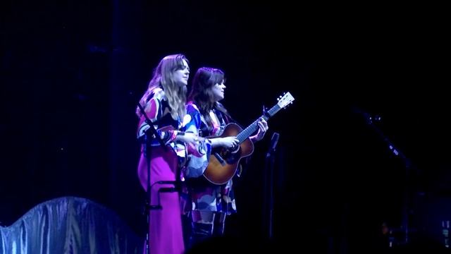 First Aid Kit - Songbird (Fleetwood Mac cover) - Live at Messukeskus, Helsinki, Feb. 24, 2023 смотреть онлайн