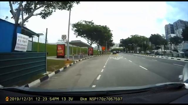 31dec2019 hit & run by phv #SLS7540U toyota prius cam car had stop by the side but the phv drive смотреть онлайн