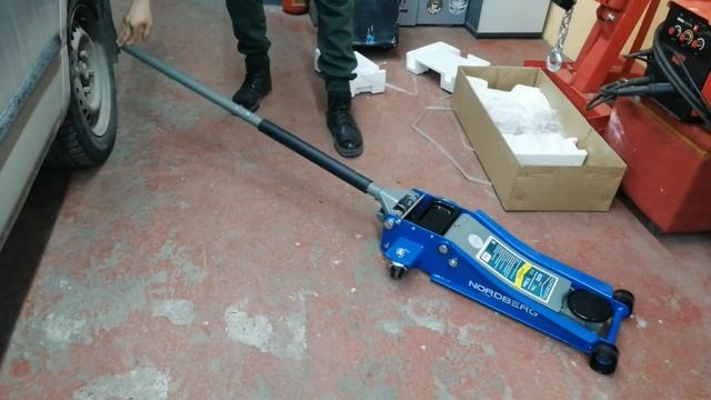 Супернизкий подкатной домкрат NORDBERG N32032 ОБЗОР смотреть онлайн