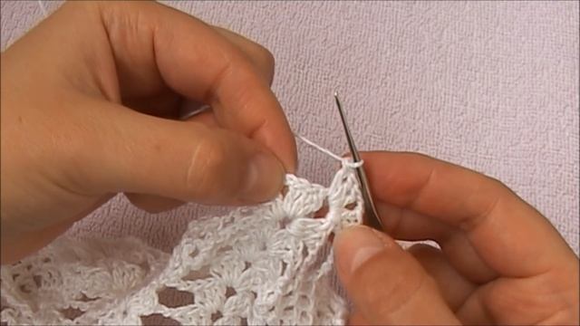 женская летняя беретка рисунком ананасы, вязание крючком смотреть онлайн