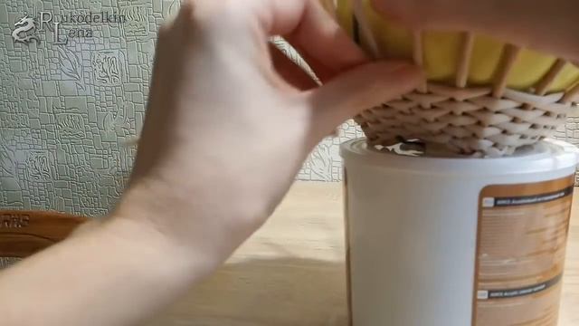 Конфетница с ВЫПУКЛЫМ квадратным ДНОМ/плетение из газетных трубочек смотреть онлайн