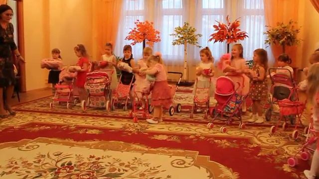 Танец с куклами. Dance with dolls смотреть онлайн