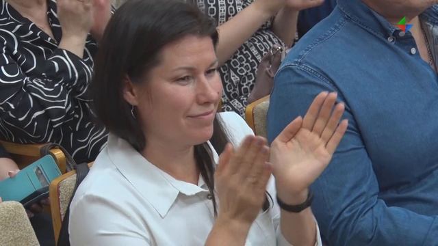 56 успешных школьников отмечены стипендией главы Лесного смотреть онлайн