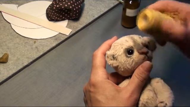 Урок 15. Делаем носик и наряжаем мишку смотреть онлайн