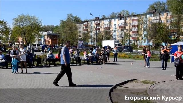 "Синий платочек" на площадке в сквере 60-летия Победы (у фонтана) смотреть онлайн