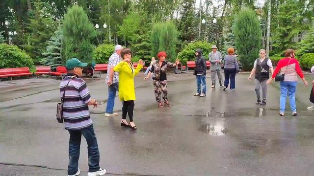 Твоя Маркиза Танцы ??? в парке Горького Июнь 2021 Харьков смотреть онлайн