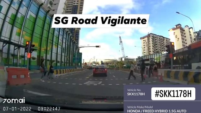 7jan2022 ang mo kio ave 6 #SKX1178H honda freed driving on bus lane fail to conform to red light смотреть онлайн