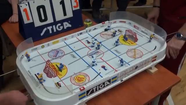 Настольный хоккей-Table hockey-Riga-2010-11-CAICS-SAULITIS-Game5-com-GALUZO-PETROV смотреть онлайн