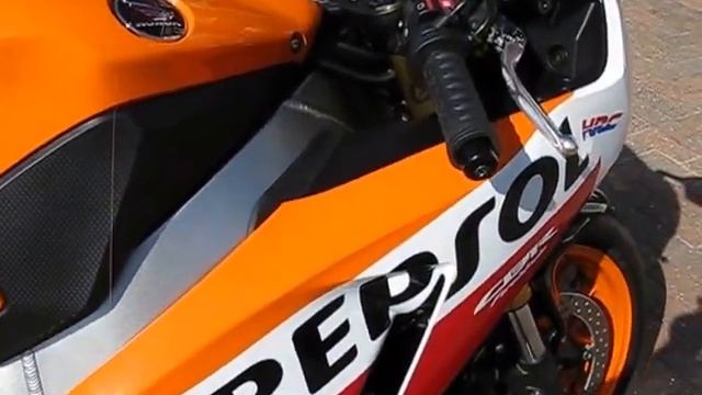 2015 Honda Repsol Fireblade with new Akrapovic GP Slipon exhaust смотреть онлайн