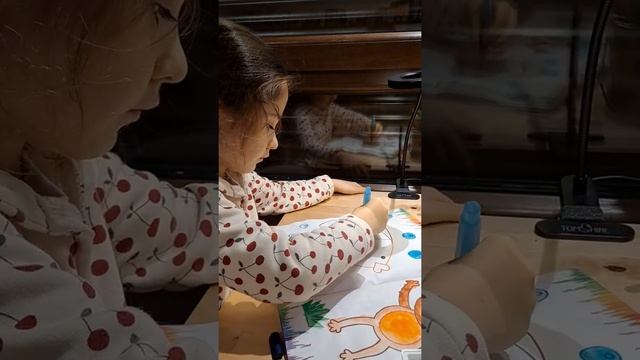 Акварели Faber-Castell 24 цвета и кисточка Faber-Castell c емкостью для воды. Раскраски в 5 лет. смотреть онлайн