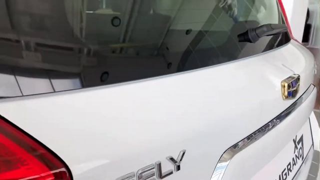 GEELY Emgrand смотреть онлайн