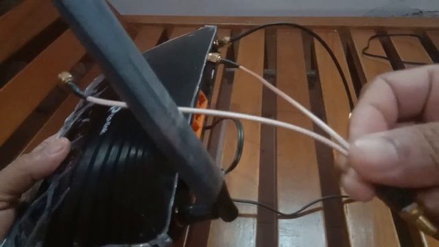 ? TPLINK MR 6400 DENGAN PIGTAIL TUNGGAL VS PIGTAIL 2 CABANG смотреть онлайн