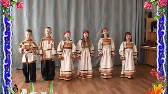 Русская народная песня «Во кузни́це молодые кузнецы». смотреть онлайн